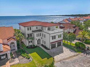 28 Baybridge Dr, Gulf Breeze, FL 32561
