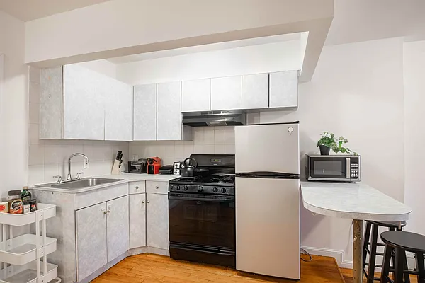 Rented by Oxford Property Group | media 9