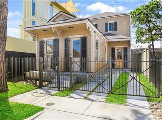 2356 Rousseau St, New Orleans, LA 70130