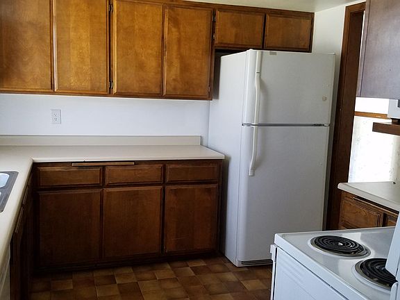 4th image of 293 Arnwood St