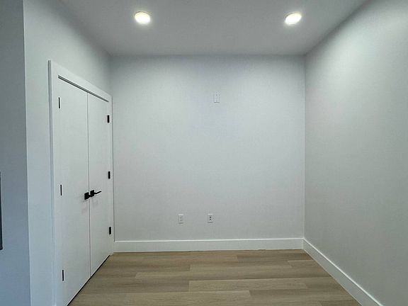 5th image of 317 Forrest St #503