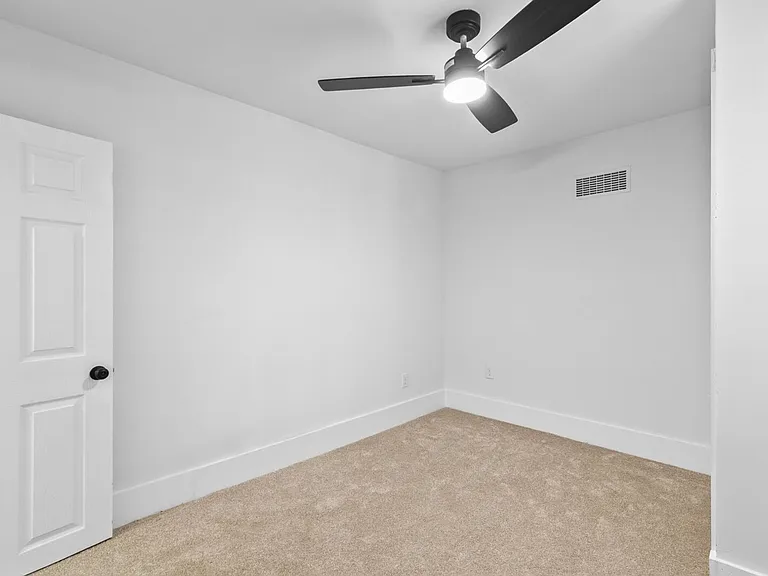 2207 Marshall Ave — Photo 28