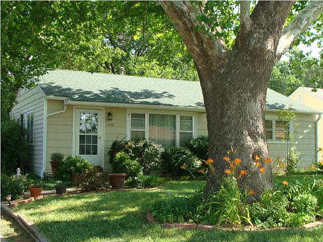 1st image of 1572 Terrace Dr