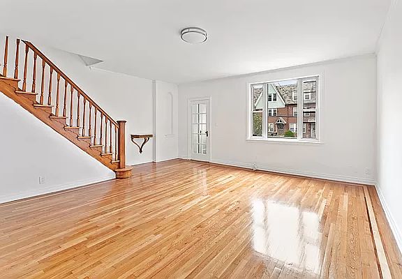 5th image of 3268 46th St