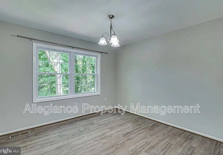 3374 Breckenridge Ct — Photo 7
