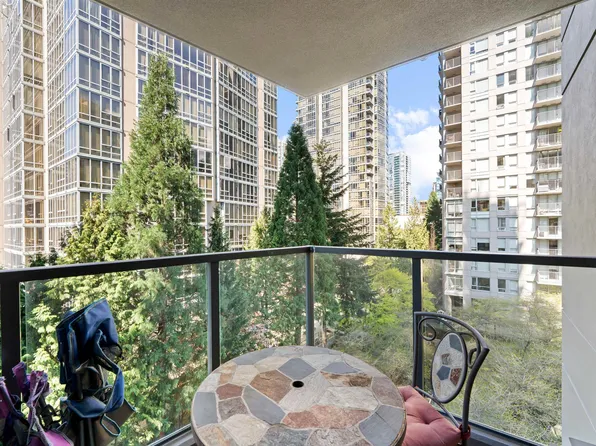 989 Beatty St #601, Vancouver, BC V6Z 3C2