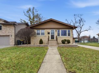 6524 Ridge Dr, Chicago Ridge, IL 60415