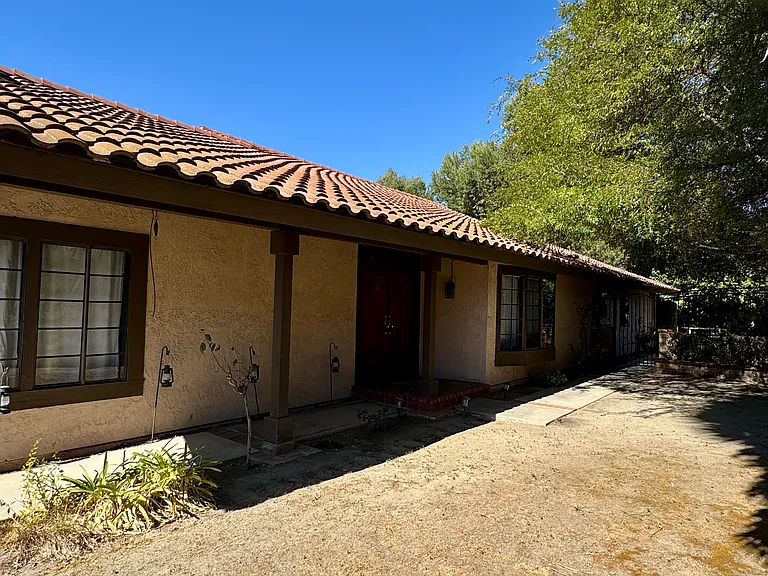 2092 Peaceful Hills Rd — Photo 2