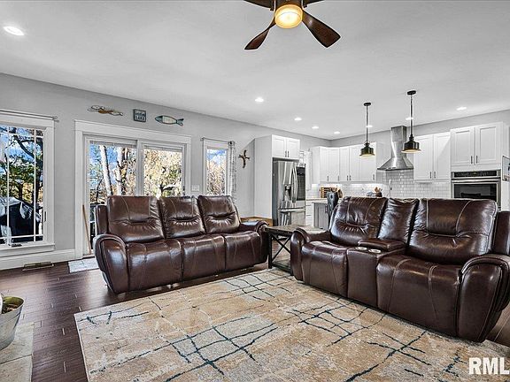 4th image of 152 Lakecrest Pl