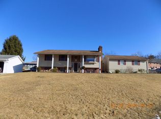 20 Cherokee Ln, Williamsport, PA 17701