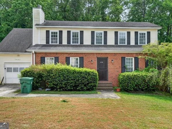 5423 Forest Pl, Stone Mountain, GA 30088