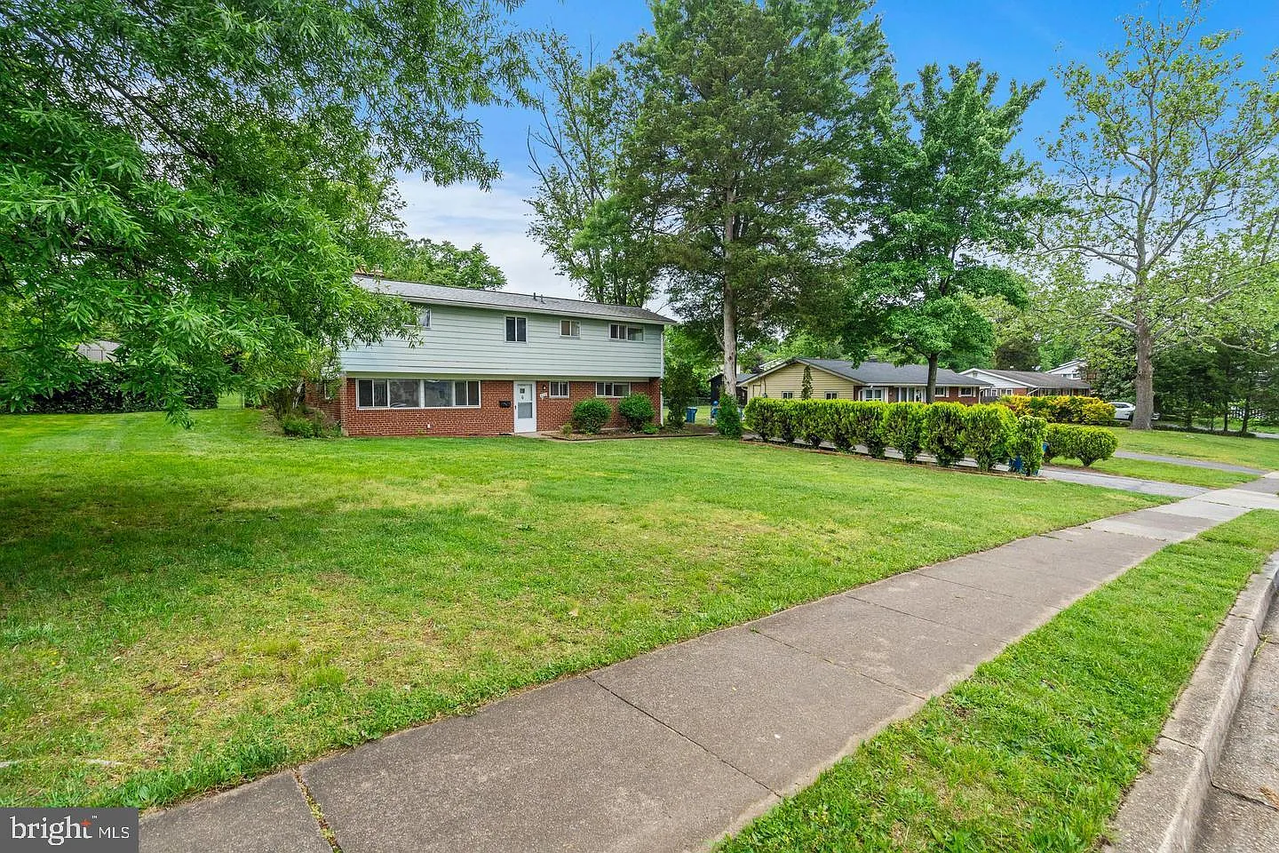 3 bed, 1.5 bath, 1222 sqft, $3,000 — Photo 2