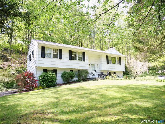 3rd image of 31 Longview Drive