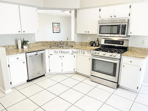 5th image of 9955 Stockbridge Dr