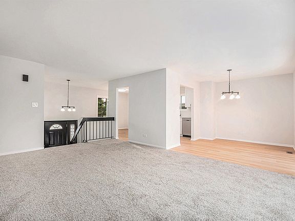 5th image of 5449 Arlington Dr W