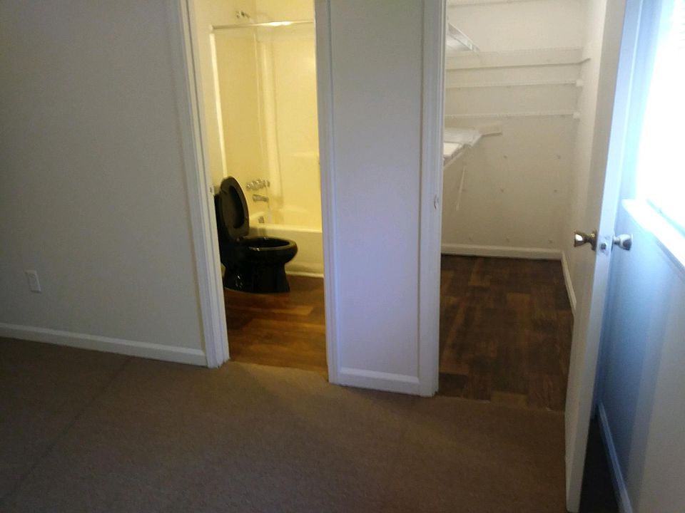 2nd image of 1531 Reddington Ln