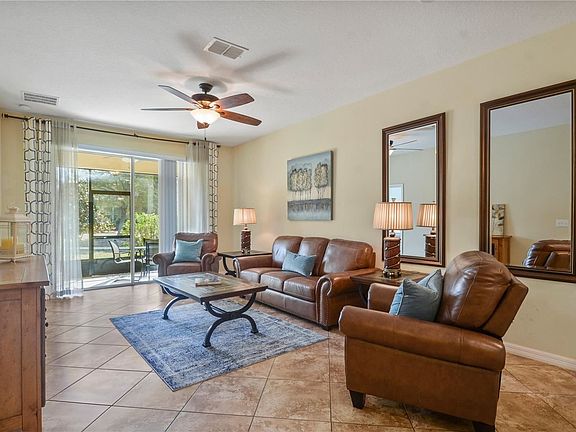 3rd image of 3615 Solana Cir