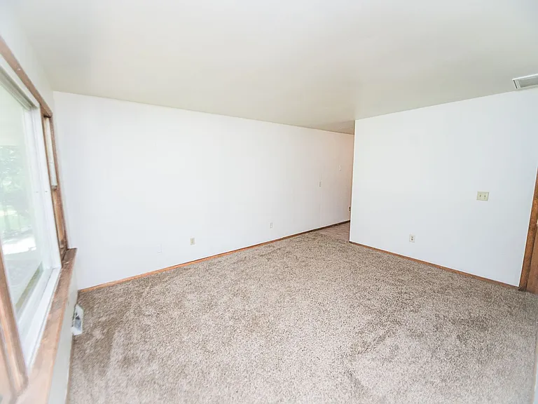 5247 Concord Ave — Photo 4