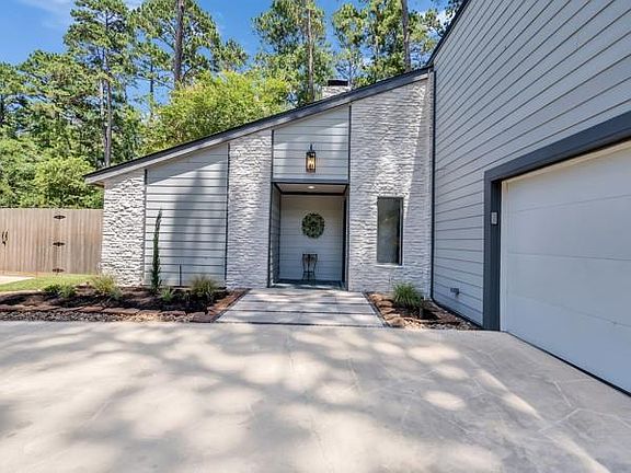 4th image of 15734 Corinthian Way