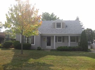 410 Valerie Ct, Essexville, MI