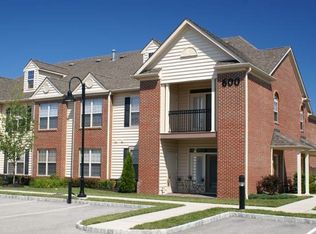 704 Amberley Dr, Blue Bell, PA 19422