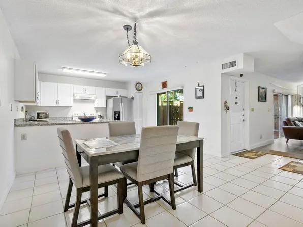 2171 SW 90th Avenue #c-8, Davie, FL 33324