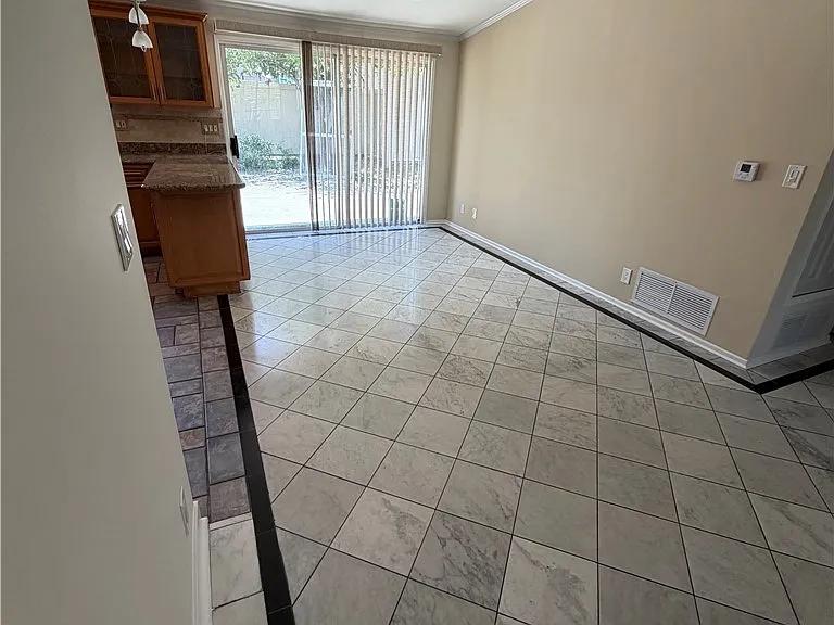 22346 Hartland St — Photo 14