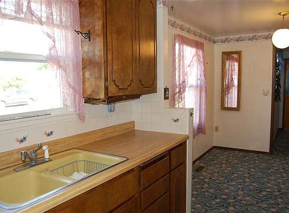 5th image of 1820 N 11th Ave