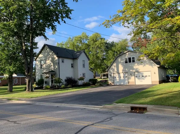 522 Church St, Saint Marys, PA 15857