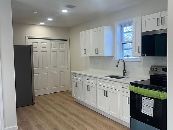 2nd image of 38 Carroll St #2