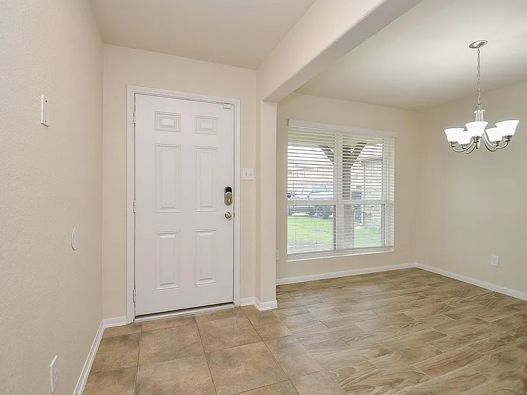21610 Yeaney Dr — Photo 5