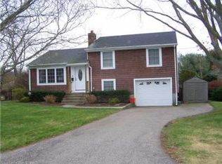 9 Benjamin Rd, Groton, CT 06355