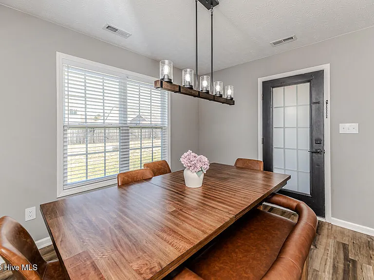 224 Roanoke Dr — Photo 23