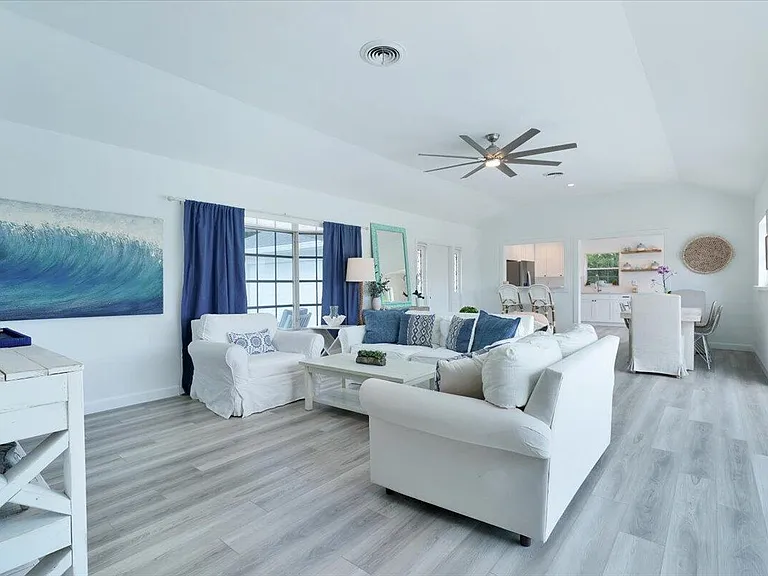 76 Fairview W — Photo 10