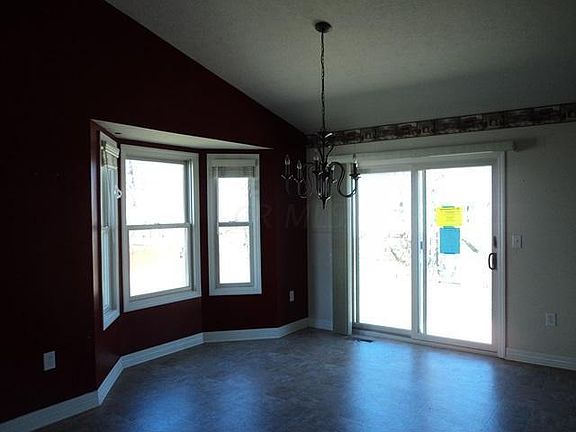 5th image of 370 Flat River St