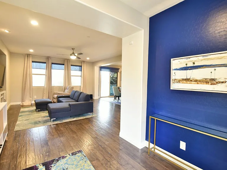 1120 Strada Cristallo — Photo 4