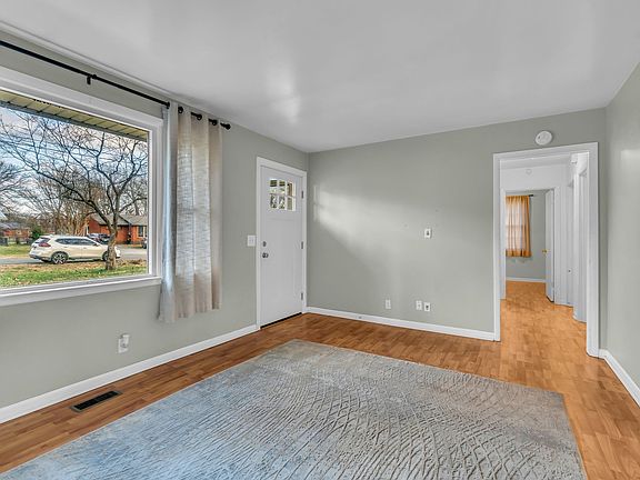 5th image of 1018 Brookfield Dr
