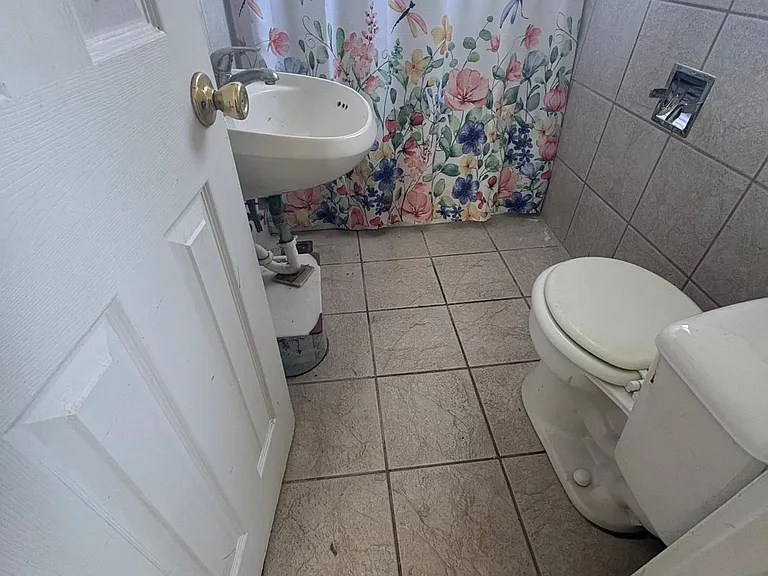 2629 E Orman Ave — Photo 5