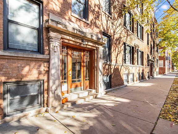 2nd image of 3056 W Sunnyside Ave #3W