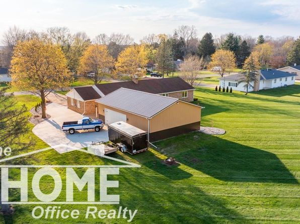 200 Elmwood Dr, Corunna, MI 48817