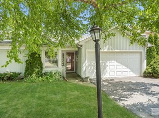 1728 Ranchview Dr, Naperville, IL 60565