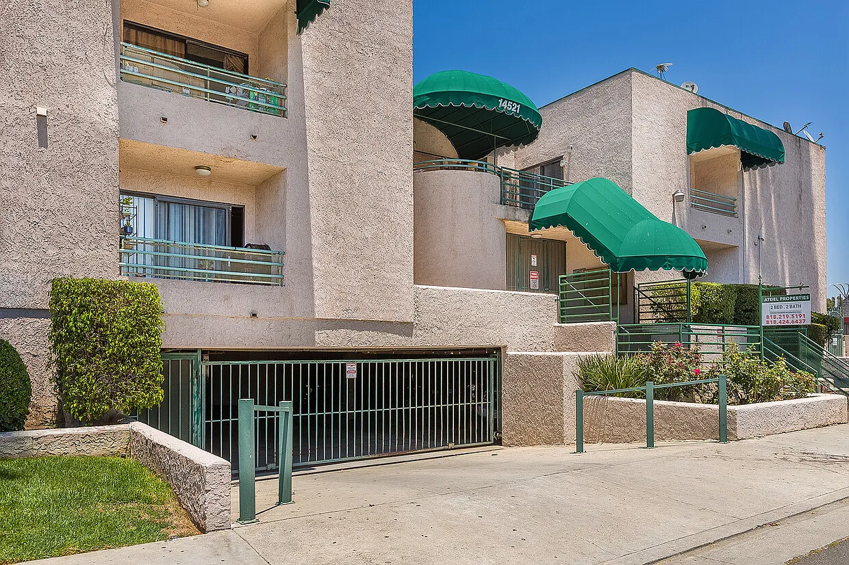 2 bed, 1000 sqft, $2,450 — Photo 4