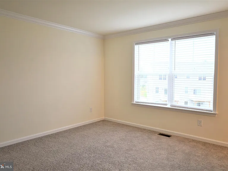 61 Becker Dr — Photo 25