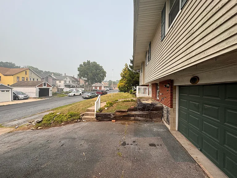 443 Bath Ave — Photo 45