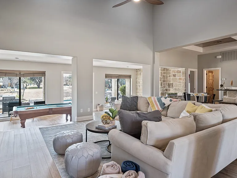 Lazy Oaks Ln — Photo 8