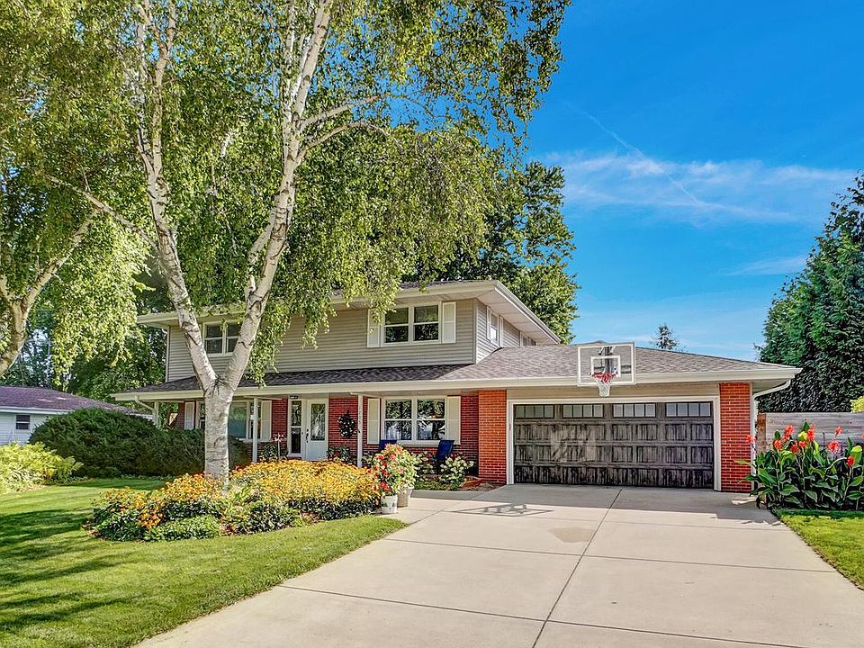 1st image of 1205 Blue Dahlia ROAD