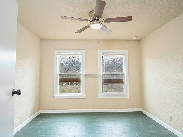 928 Poinsettia St #1 — Photo 11