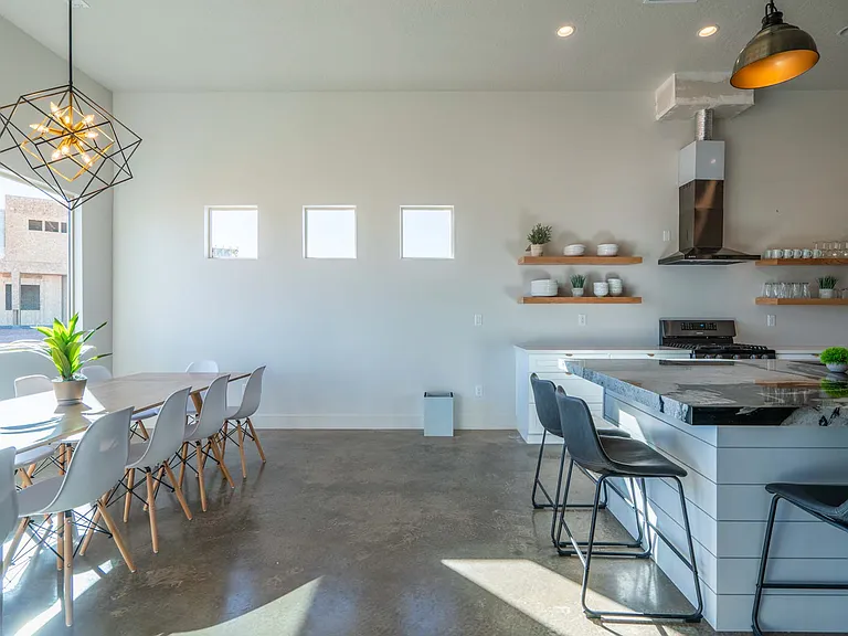 5089 W 3175 S — Photo 9