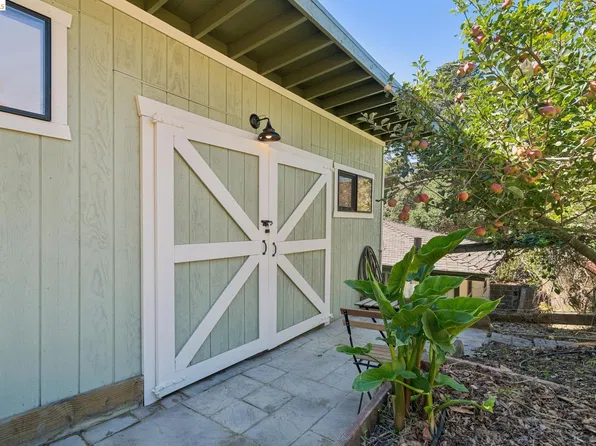 6120 N Arlington Blvd, San Pablo, CA 94806
