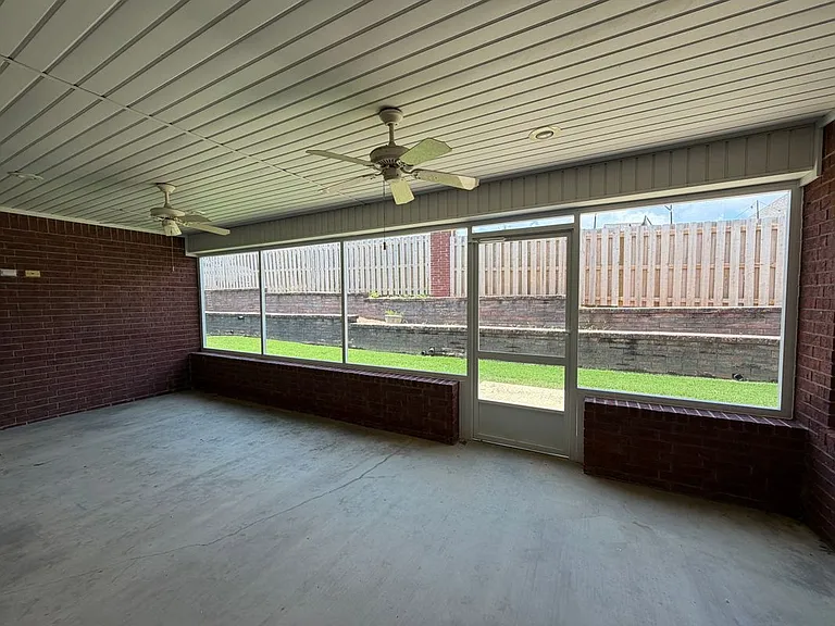 12 Enclave — Photo 25